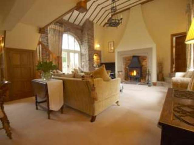  Image of 4 bedroom Detached house for sale in Chapel-En-Le-Frith High Peak SK23 at High Peak, SK23 0QR