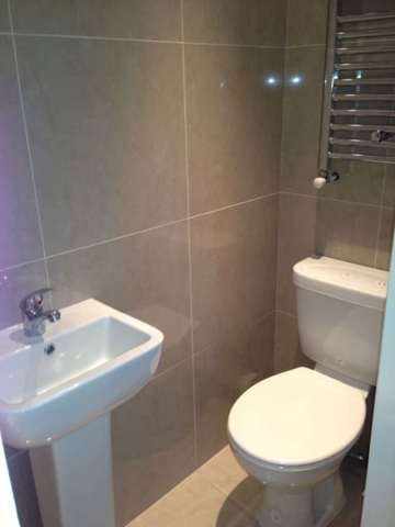  Image of Studio flat to rent in Kingscroft Road London NW2 at Fordwych Road Kilburn London, NW2 3QE