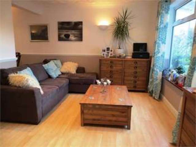  Image of 3 bedroom Semi-Detached house for sale in Fostal Close Leigh-on-Sea SS9 at Fostal close Leigh on sea Eastwood, SS9 4HB