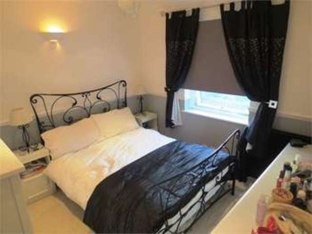  Image of 3 bedroom Semi-Detached house for sale in Fostal Close Leigh-on-Sea SS9 at Fostal close Leigh on sea Eastwood, SS9 4HB