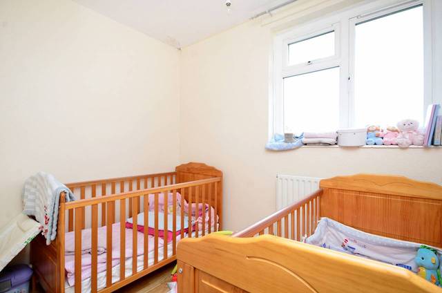  Image of 3 bedroom Flat for sale in Foulden Road London N16 at Foulden Road  Stoke Newington, N16 7UJ
