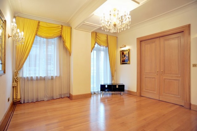  Image of 3 bedroom Flat to rent in Park Street London W1K at Park Street  London, W1K 7HQ