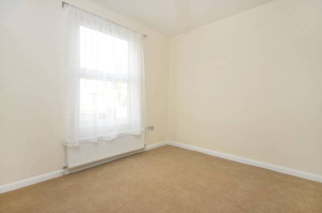  Image of 3 bedroom Detached house to rent in Fountain Road London SW17 at Fountain Road  Tooting, SW17 0HG