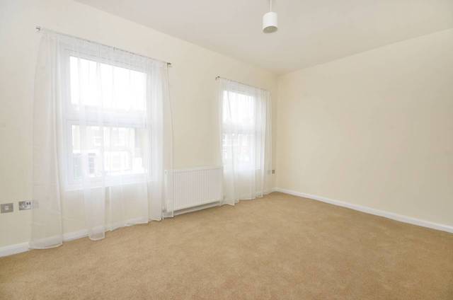  Image of 3 bedroom Detached house to rent in Fountain Road London SW17 at Fountain Road  Tooting, SW17 0HG