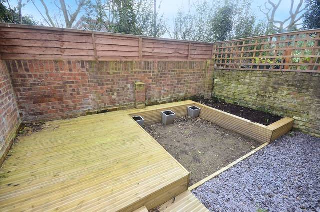  Image of 3 bedroom Detached house to rent in Fountain Road London SW17 at Fountain Road  Tooting, SW17 0HG