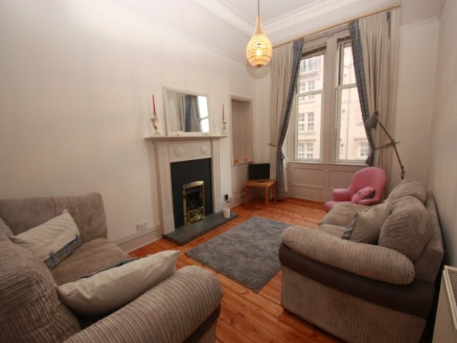  Image of 2 bedroom Flat to rent in Fountainhall Road Edinburgh EH9 at Edinburgh, EH9 2NN