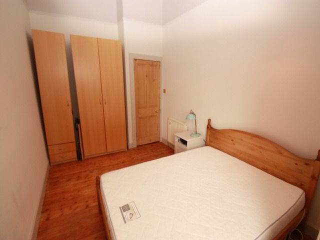  Image of 2 bedroom Flat to rent in Fountainhall Road Edinburgh EH9 at Edinburgh, EH9 2NN