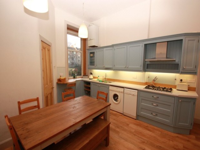  Image of 2 bedroom Flat to rent in Fountainhall Road Edinburgh EH9 at Edinburgh, EH9 2NN