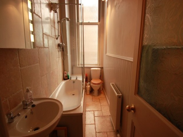  Image of 2 bedroom Flat to rent in Fountainhall Road Edinburgh EH9 at Edinburgh, EH9 2NN