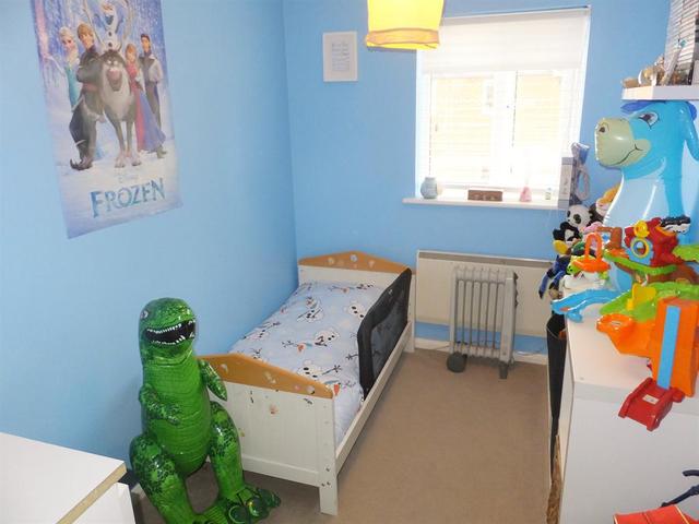  Image of 2 bedroom Flat to rent in Foxglove Way Wallington SM6 at Hackbridge Surrey Beddington, SM6 7JJ