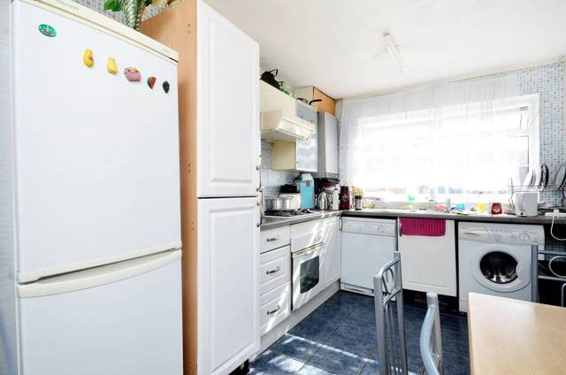  Image of 3 bedroom Detached house for sale in Framlingham Close London E5 at Framlingham Close  Upper Clapton, E5 9PR