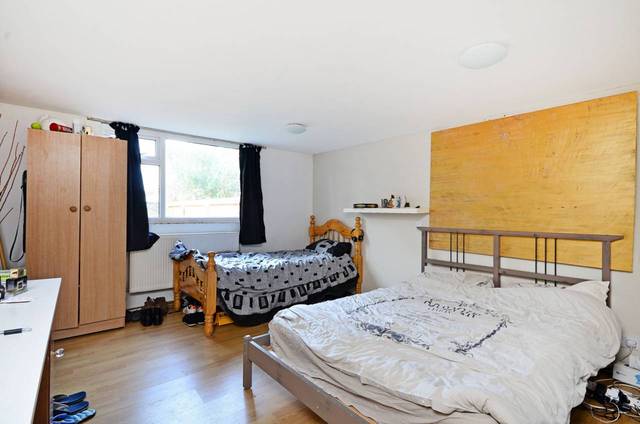  Image of 4 bedroom Bungalow for sale in Franklin Street London N15 at Franklin Street  Stamford Hill, N15 6QH