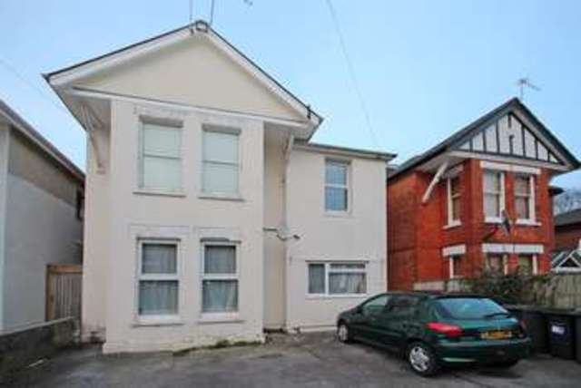  Image of 1 bedroom Flat for sale in Frankston Road Southbourne Bournemouth BH6 at Frankston Road  Southbourne, BH6 5EG