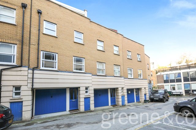  Image of 4 bedroom Terraced house for sale in Fredericks Row London EC1V at Clerkenwell  Angel, EC1V 7LN