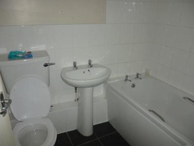  Image of 2 bedroom Flat to rent in Friars Street Stirling FK8 at Stirling  Stirling, FK8 1HA