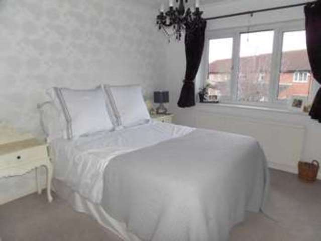  Image of 2 bedroom End of Terrace for sale in Friary Gardens Newport Pagnell MK16 at Newport Pagnell, MK16 0JZ