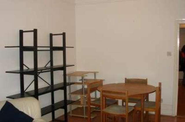  Image of 2 bedroom Flat to rent in Frithville Gardens London W12 at Shepherds Bush  London, W12 7JG