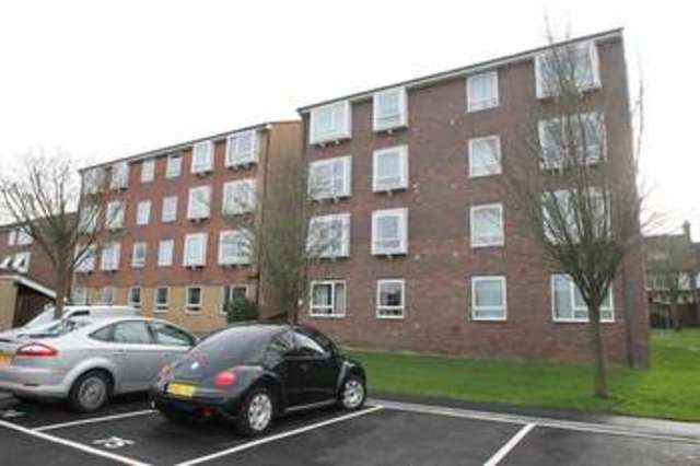  Image of 1 bedroom Flat to rent in Station Approach Cheam Sutton SM2 at Frobisher Court Station Approach Sutton, SM2 7BW