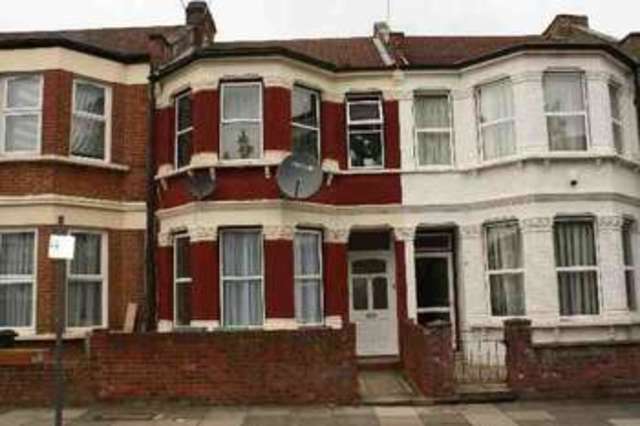  Image of 2 bedroom Property to rent in Frobisher Road London N8 at Frobisher Road London London, N8 0QT