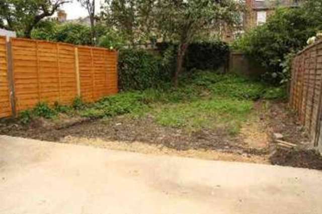  Image of 2 bedroom Property to rent in Frobisher Road London N8 at Frobisher Road London London, N8 0QT