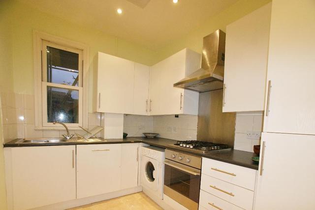  Image of 1 bedroom Studio flat to rent in Fulham Palace Road London SW6 at Fulham, SW6 6HX