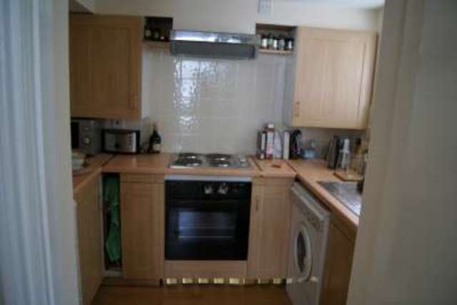  Image of Flat to rent in Fulham Palace Road London SW6 at London, SW6 6HP