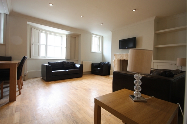  Image of 3 bedroom Flat to rent in Fulham Road London SW6 at Fulham Road  London, SW6 1HH