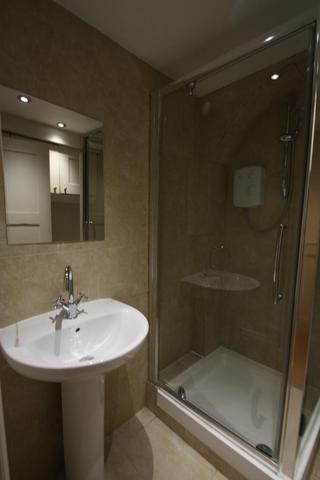  Image of 3 bedroom Flat to rent in Fulham Road London SW6 at Fulham Road  London, SW6 1HH