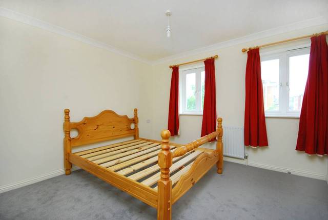  Image of 2 bedroom Detached house to rent in Gainsborough Street London E9 at Gainsborough Street  Victoria Park, E9 5GY