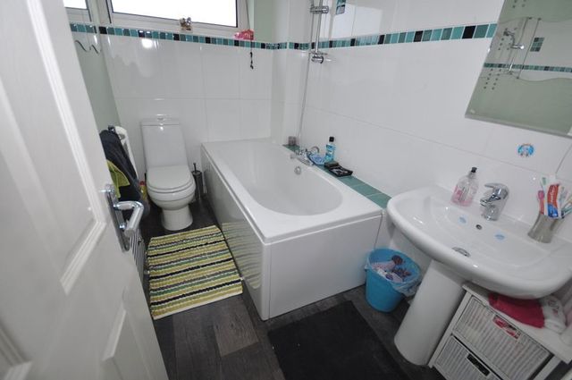  Image of 4 bedroom Detached house for sale in Gaisford Chase Worton Devizes SN10 at Gaisford Chase Worton Devizes, SN10 5RX