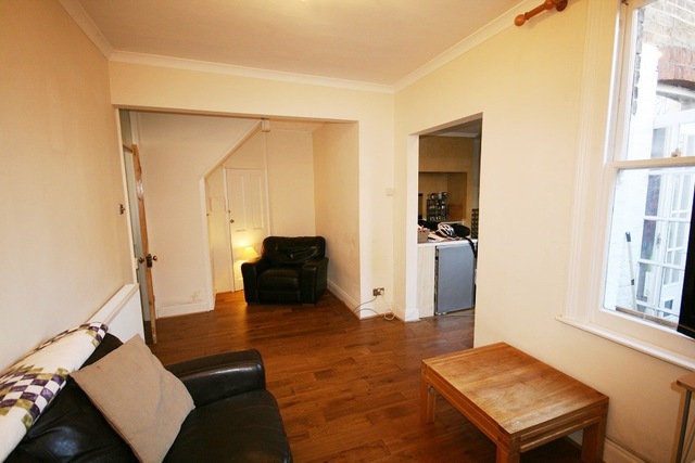 Image of 2 bedroom Maisonette for sale in Gambetta Street London SW8 at Gambetta Street  London, SW8 3TS