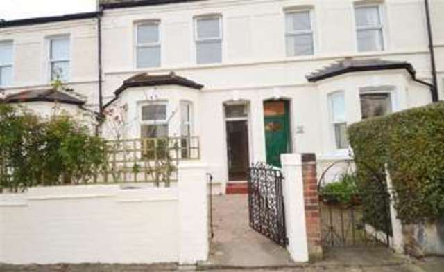  Image of 1 bedroom Apartment to rent in Gap Road London SW19 at Haydons Road, SW19 8JG