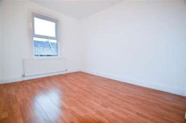  Image of 1 bedroom Apartment to rent in Gap Road London SW19 at Haydons Road, SW19 8JG