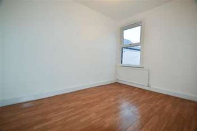  Image of 1 bedroom Apartment to rent in Gap Road London SW19 at Haydons Road, SW19 8JG
