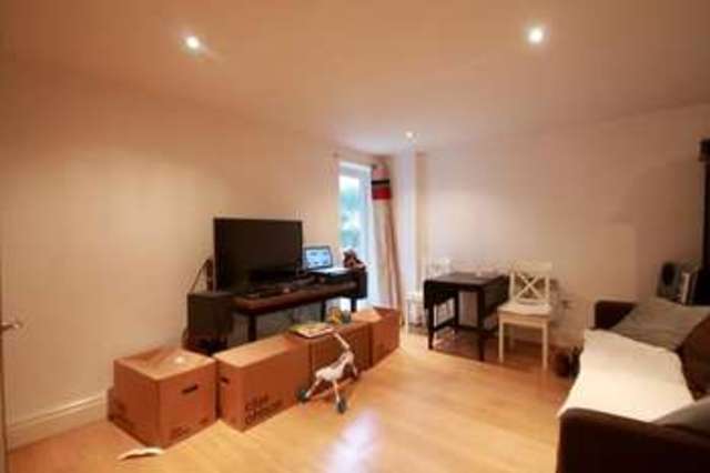  Image of 2 bedroom Flat to rent in Royal Quarter Seven Kings Way Kingston upon Thames KT2 at Garland House Royal Quarter Kingston Upon Thames, KT2 5AF