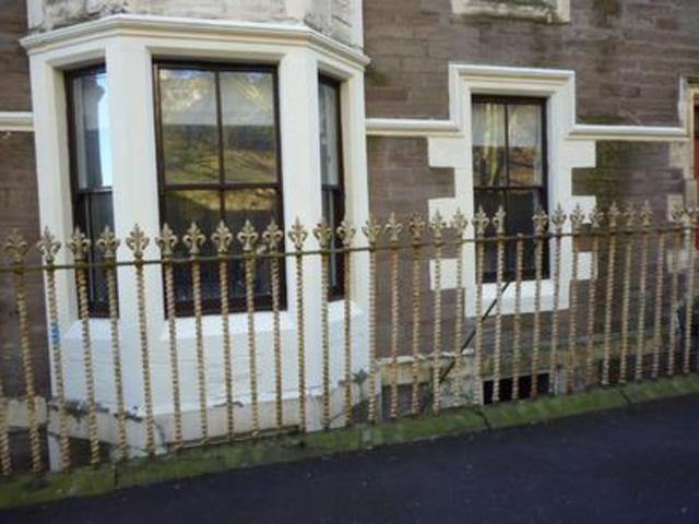  Image of 3 bedroom Flat to rent in Garland Place Dundee DD3 at Dundee  Dundee, DD3 6HE