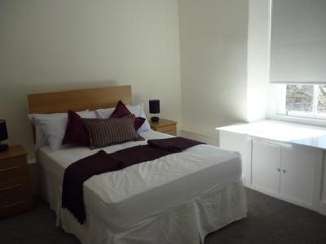  Image of 3 bedroom Flat to rent in Garland Place Dundee DD3 at Dundee  Dundee, DD3 6HE