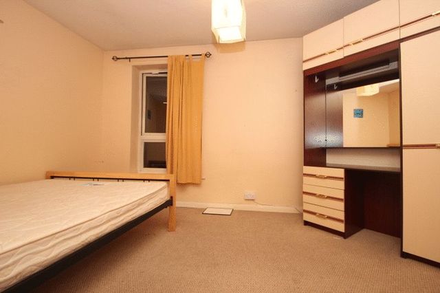  Image of 2 bedroom Flat to rent in Garter Way London SE16 at Garter Way  London, SE16 6XD