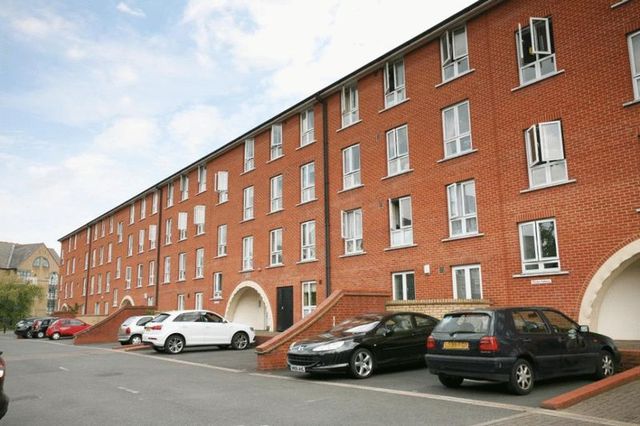  Image of 2 bedroom Flat to rent in Garter Way London SE16 at Garter Way  London, SE16 6XD