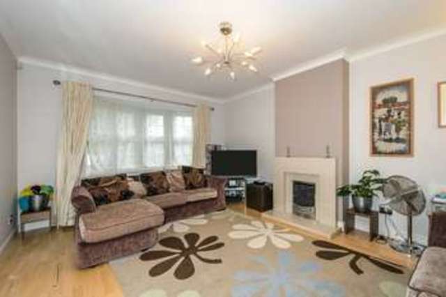  Image of 3 bedroom Detached house for sale in Gateway Close Northwood HA6 at Northwood, HA6 2RW
