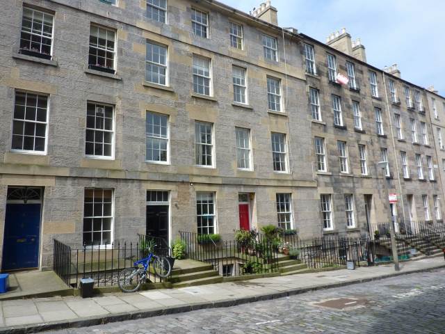  Image of 2 bedroom Flat to rent in Gayfield Square Edinburgh EH1 at Broughton Edinburgh Edinburgh, EH1 3NX
