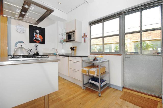  Image of 1 bedroom Apartment to rent in Gee Street London EC1V at Clerkenwell London Goswell Road, EC1V 3RS