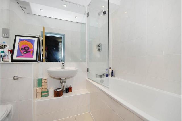  Image of 1 bedroom Apartment to rent in Gee Street London EC1V at Clerkenwell London Goswell Road, EC1V 3RS