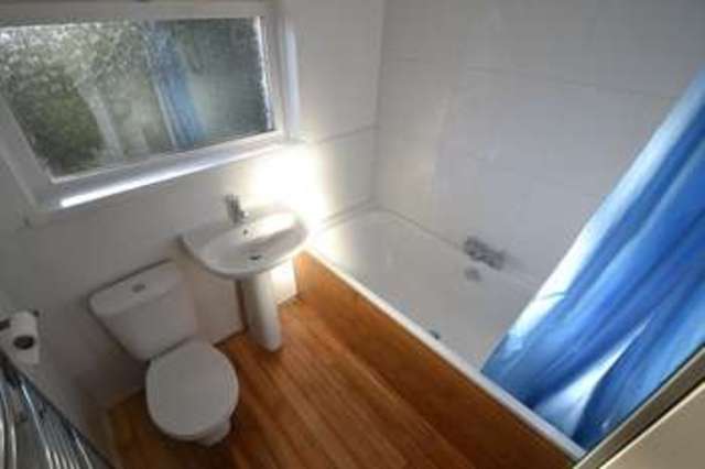  Image of 3 bedroom Semi-Detached house to rent in Gelli Deg Rhiwbina Cardiff CF14 at Gelli Deg  Rhiwbina, CF14 6SZ