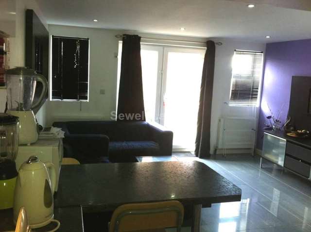  Image of 1 bedroom House Share to rent in George Street Reading RG1 at George Street  Reading, RG1 7NT