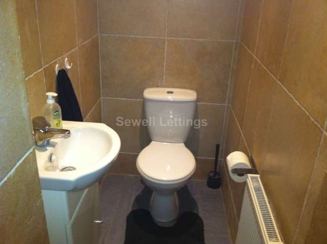  Image of 1 bedroom House Share to rent in George Street Reading RG1 at George Street  Reading, RG1 7NT