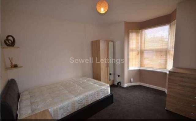  Image of 1 bedroom House Share to rent in George Street Reading RG1 at George Street  Reading, RG1 7NT