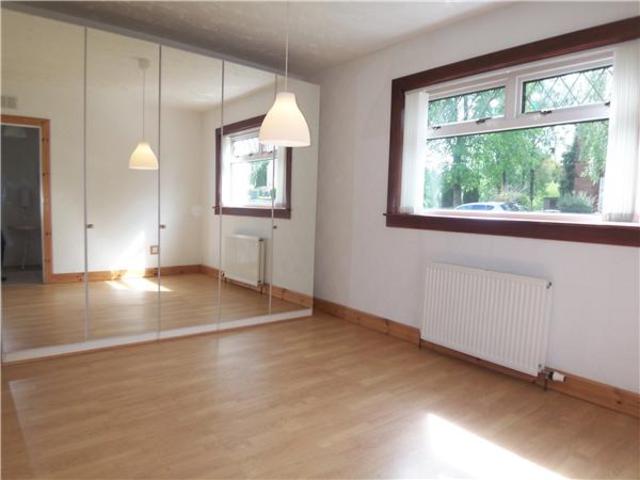  Image of 2 bedroom Flat to rent in Gibson Crescent Johnstone PA5 at Johnstone Renfrewshire Renfrewshire, PA5 8ND