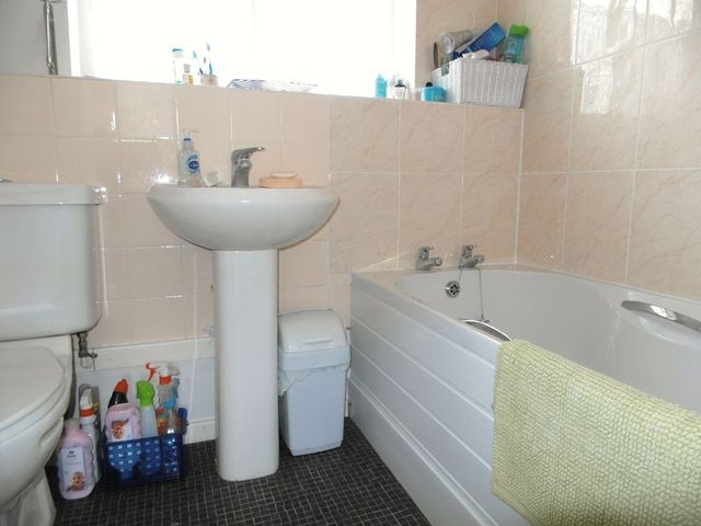  Image of 4 bedroom Detached house to rent in Gilbert Close Newport TF10 at Gilbert Close Newport Newport, TF10 7UU