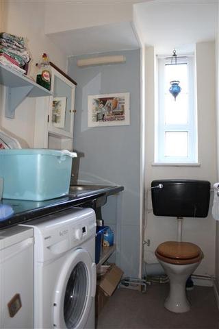  Image of 3 bedroom Apartment to rent in Mcmillan Street London SE8 at Deptford, SE8 3DL